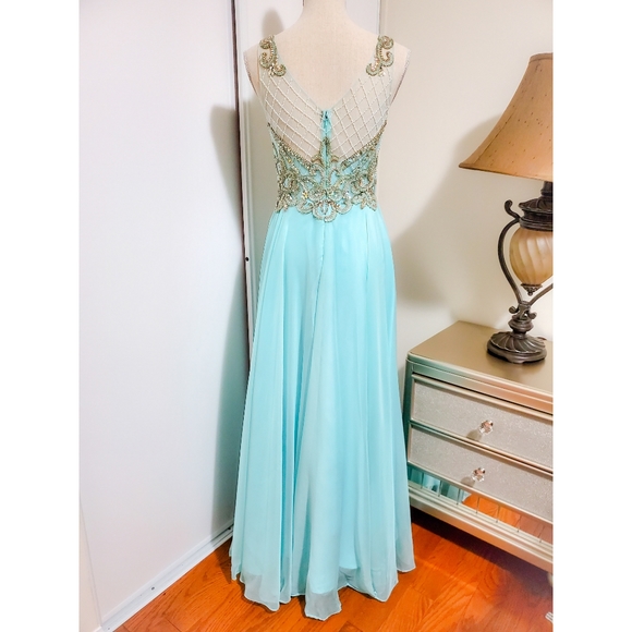 Dress - Picture 7 of 11